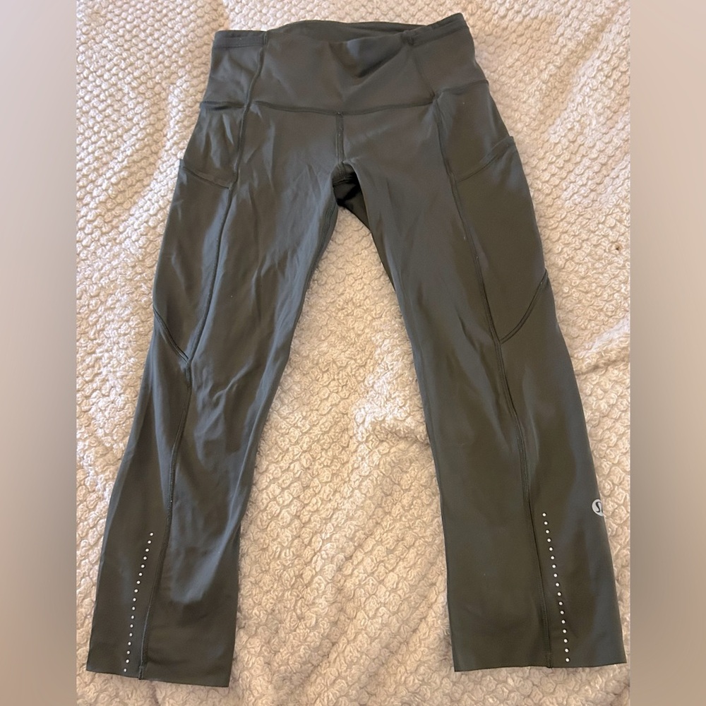 Lululemon Fast Free HR Crop. Dark Green. Size 4.